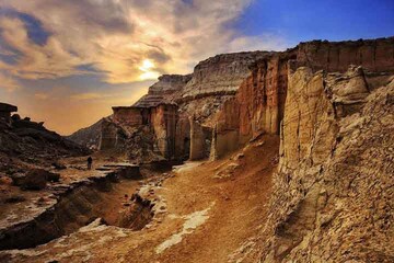 دره شگفت‌انگیز ستارگان قشم