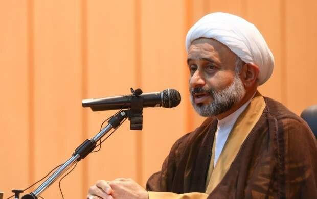 حجت‌الاسلام نقویان: بانویی که روسری‌اش را بر می‌دارد می‌گوید می‌خواهم با ظلم مبارزه کنم/  یک جامعه سراپا تناقض درست کرده‌اید 