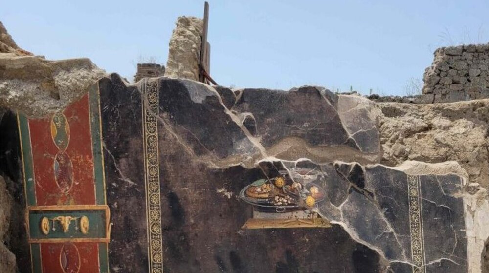 کشف جد پیتزا در یک نقاشی ۲۰۰۰ ساله!