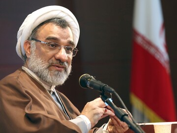دبیر شورای عالی انقلاب فرهنگی: اگر انقلاب صورت نمی‌گرفت، خوزستان و کردستان هم مانند بحرین از ایران جدا می‌شدند