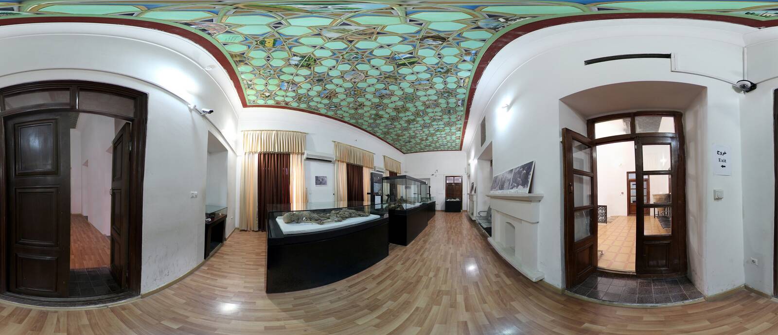 انسان نمکی کجاست؟