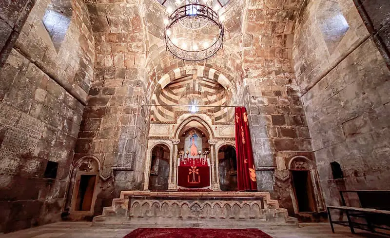پر نقش‌ترین کلیسا ایران در ماکو