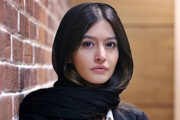 سانسور چهره پردیس احمدیه هنگام سنتورنوازی در شبکه خانگی +فیلم