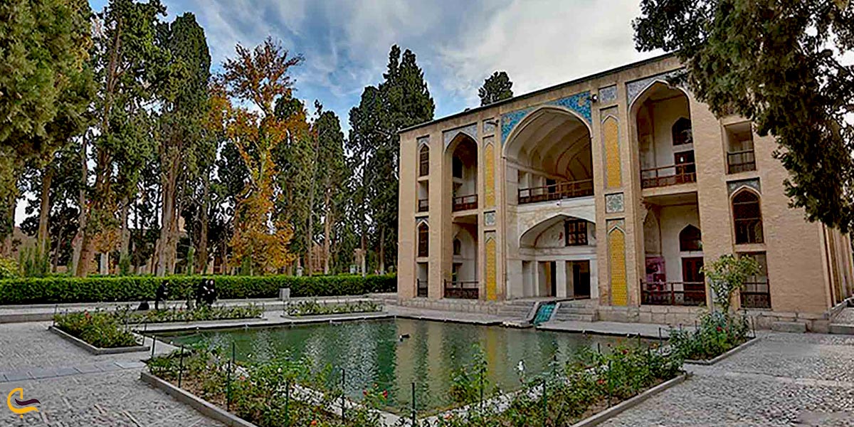 حمام دیدنی فین کاشان