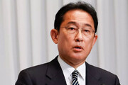 گیج‌بازی نخست‌وزیر ژاپن در مراسم رسمی +فیلم