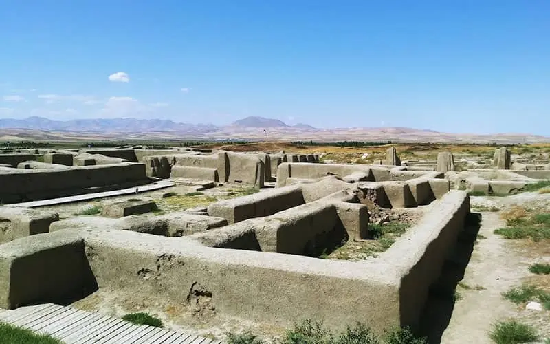 تپهای افسانهای در نقده 3 تپهای افسانهای در نقده