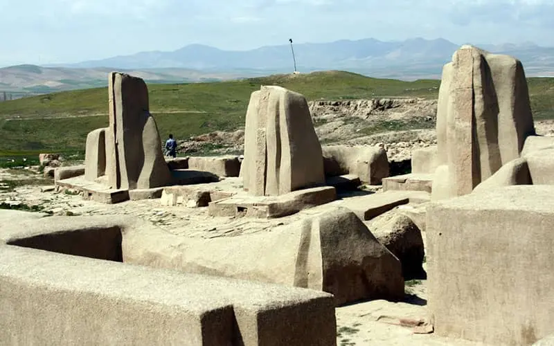 تپهای افسانهای در نقده 2 تپهای افسانهای در نقده