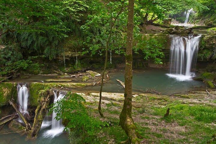 هفت آبشار، جالب و دیدنی / آبشارهای پلکانی در میان جنگل‌های سوادکوه