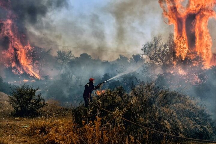 افزایش آتش‌سوزی در اروپا به خاطر گرمای ۴۰ درجه