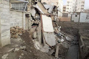 لحظه هولناک ریزش ساختمان در تبریز به دلیل گودبرداری غیراصولی  / له شدن خودرو زیر آوار