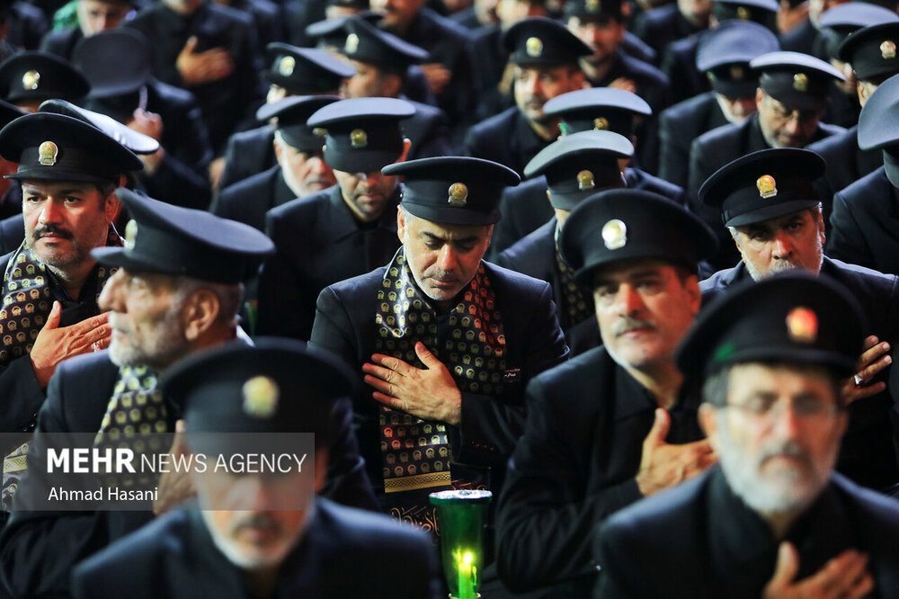 مراسم شام غریبان حسینی در حرم امام رضا (ع)