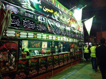 حمله به عزاداران حسینی با خودروی پاترول در گناوه / جان مامور پلیس هم در خطر بود