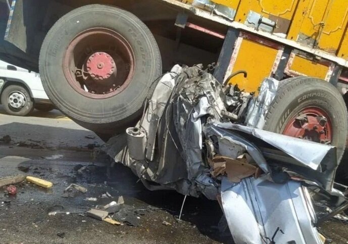 مرگ دلخراش دو کودک خردسال درپی تصادف خودرو با تریلی در جاده سلماس - ارومیه + فیلم