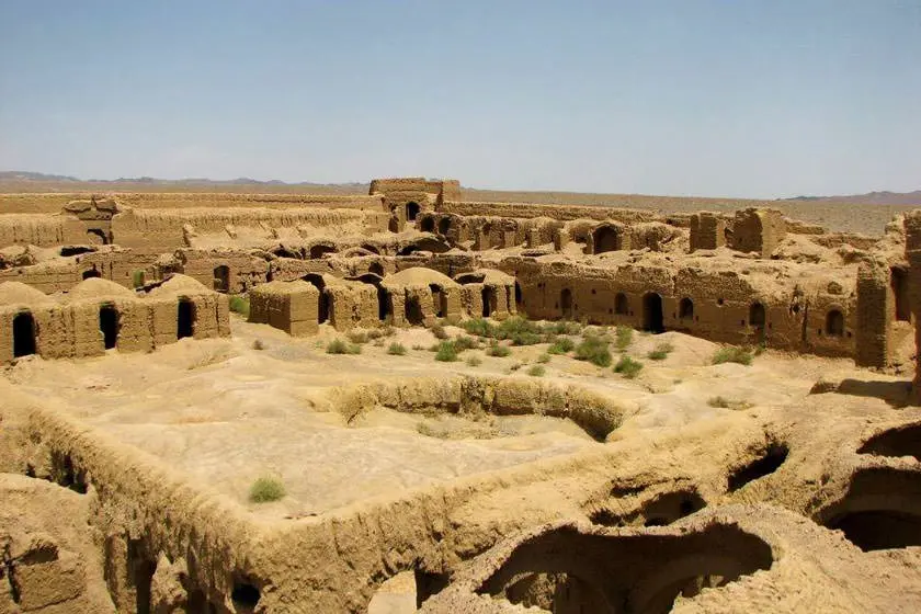 آرامشی از گذشته در قلعه کَرشاهی اصفهان