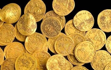 کشف گنج و سکه های طلا قدیمی توسط یک گورکن گرسنه + عکس