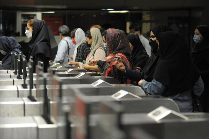 قانون جدید برای برخورد با زنان بی‌حجاب در متروی تهران