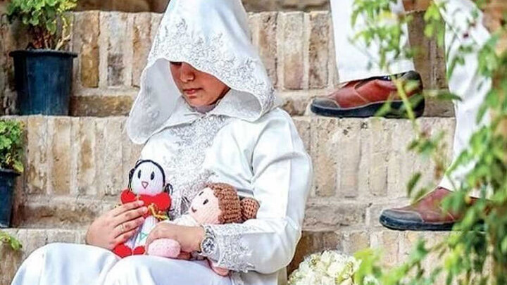 بچه دار شدن عجیب این زن ۳۷ ساله پس از ازدواج با عروسک + عکس