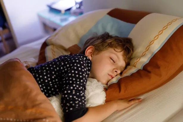 در هر سنی دقیقا به چه میزان خواب نیاز داریم؟