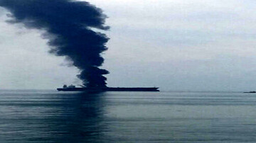 آتش گرفتن کشتی خارجی در عسلویه + نجات معجزه آسای سرنشینان کشتی / علت و فیلم