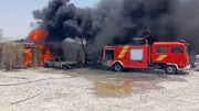 آتش گرفتن وحشتناک خودرو پژو ۴۰۵ در یک مغازه پر از بنزین + فیلم