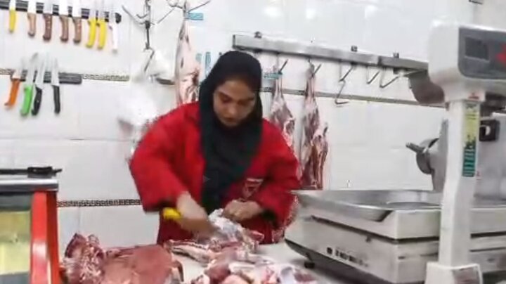 مهارت عجیب دختر ایرانی در کار با چاقو و ساطور + فیلم