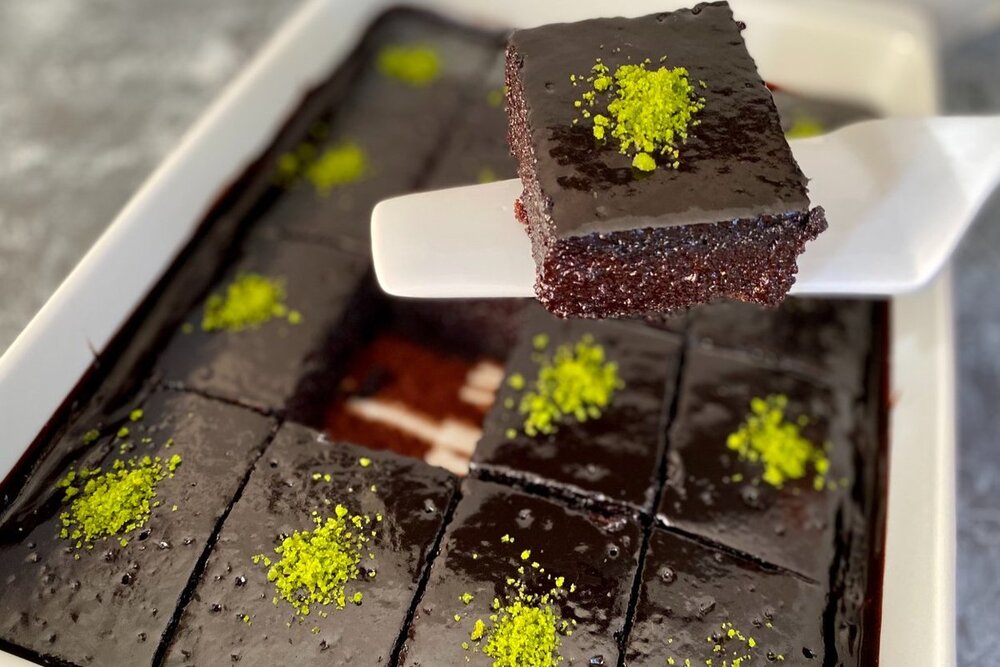 طرز تهیه کیک خیس شکلاتی مرحله به مرحله
