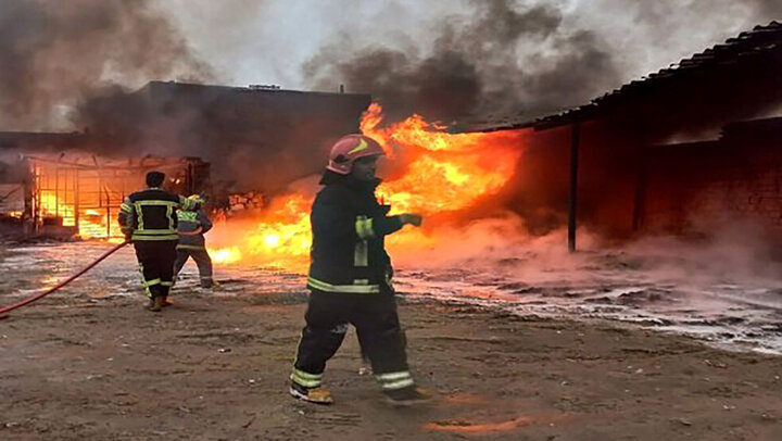جزئیات آتش گرفتن یک کارخانه تولید عطر و ادکلن در سمنان