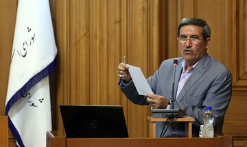 امانی، عضو شورای شهر تهران خطاب به زاکانی:  اما ۴ روز پیش ۲ نفر را بر اساس اساسنامه ۹۳ که به گفته خودتان غیرقانونی است معرفی کردید