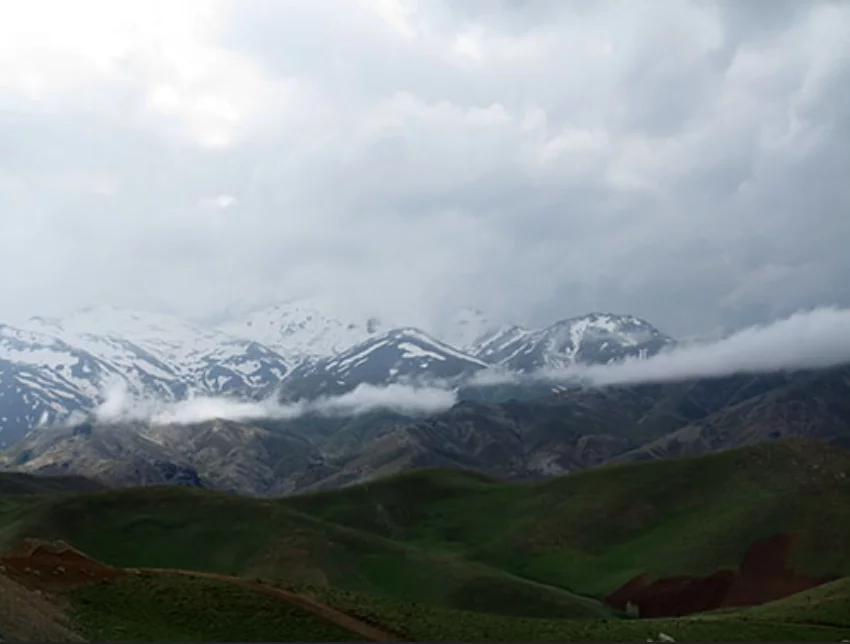 بازدید از کوه چهل چشمه در کردستان