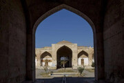 کاروانسرای بی‌نظیر قصر بهرام در گرمسار