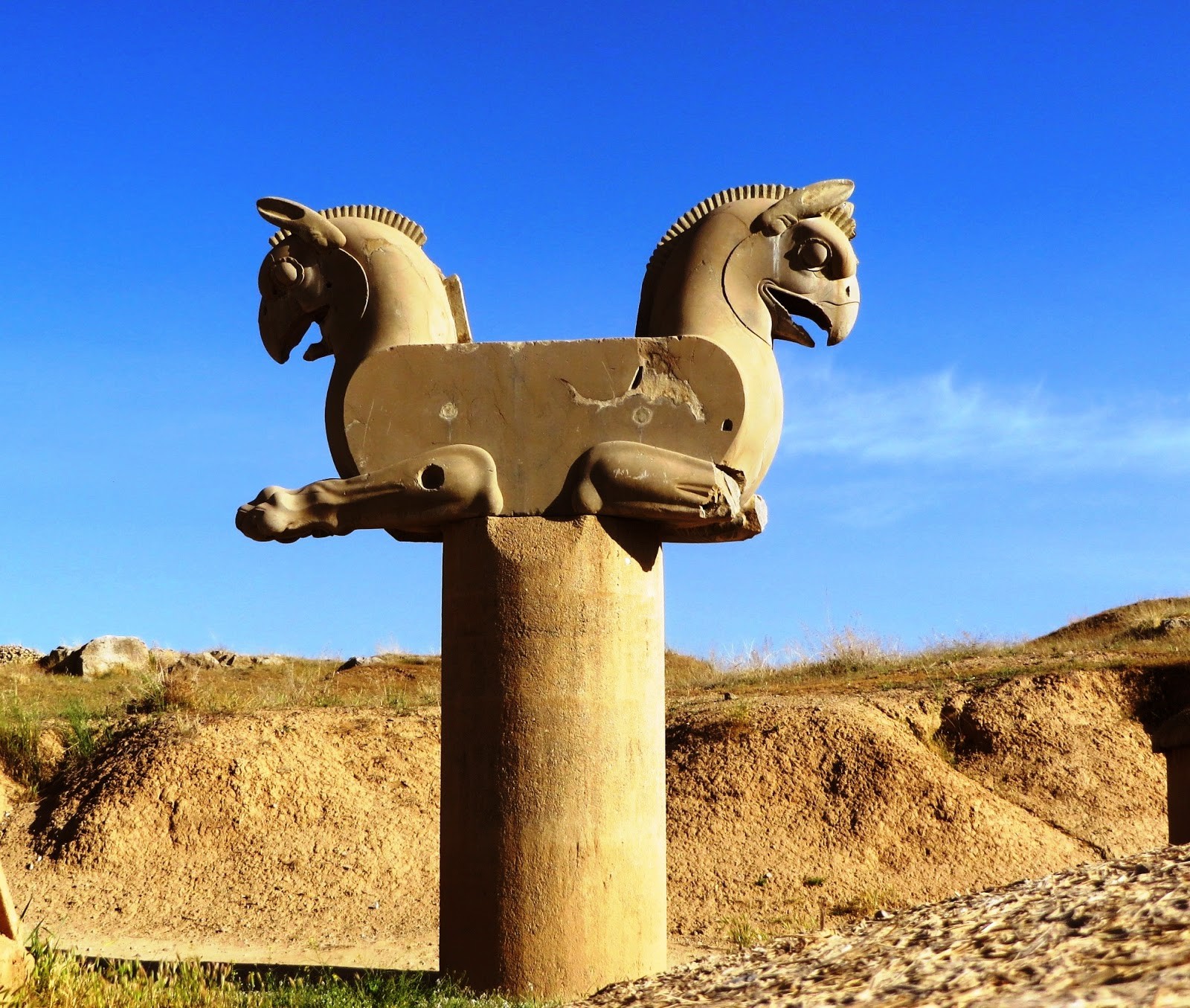 رازهای معماری تخت جمشید؛ از جادوی عدد پی تا سیستم تحویه عجیب!