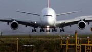 لحظه دلهره آور فرود هواپیمای ایرباس A۳۸۰ بزرگترین هواپیمای دنیا + فیلم