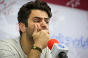 سوال عجیب علی ضیا از هوادارانش: من زشتم؟ / فیلم