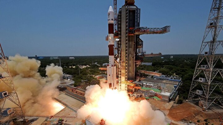  هند موشکی را برای مطالعه خورشید به فضا فرستاد