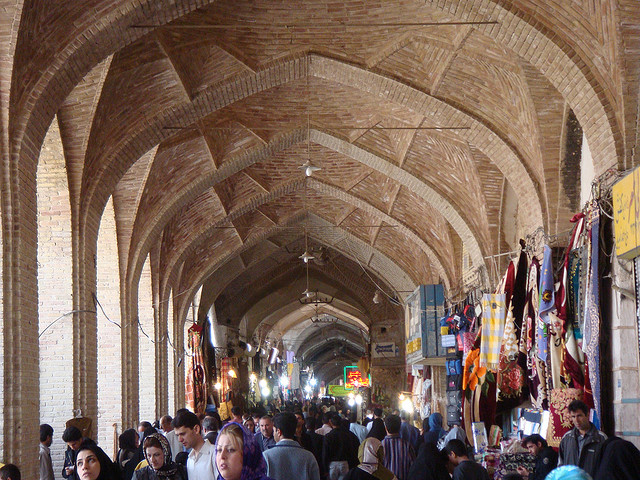 بازار سنتی کرمان؛ جاذبه‌ای دیدنی در روز
