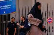 گشت ارشاد در فرانسه / پوشیدن عبا برای دختران در دانشگاه ها ممنوع شد