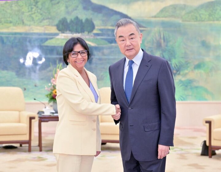 وزیر خارجه چین با معاون رئیس جمهور ونزوئلا دیدار کرد