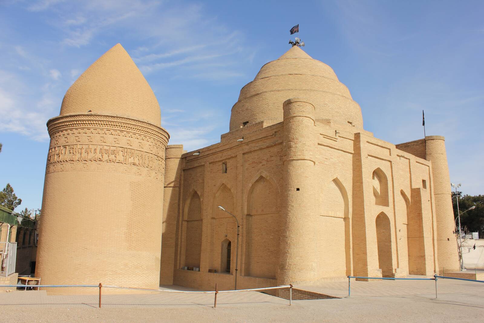 برج چهل دختر؛ جاذبهای بیهمتا در دامغان