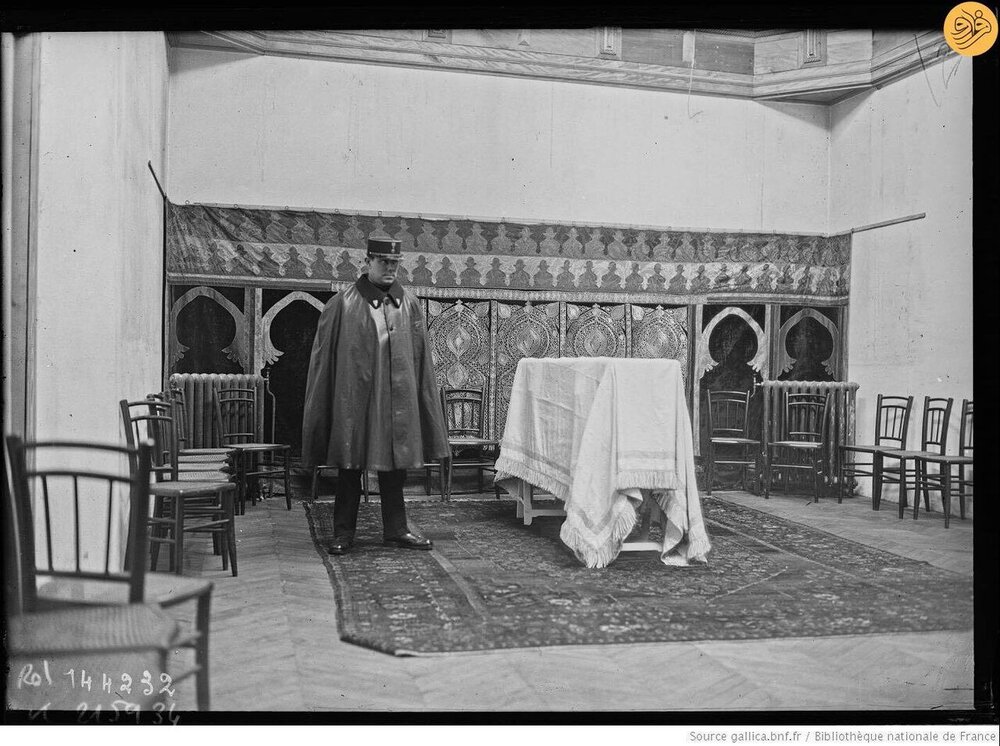 عکس زیرخاکی از تشییع جنازه احمدشاه قاجار در فرانسه