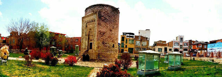 برج خلعت پوشان؛ جاذبه‌ای جالب و دیدنی در تبریز