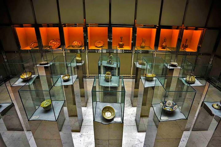 موزه‌گردی در موزه آبگینه تهران