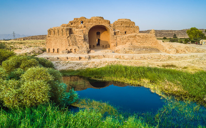بازدید از کاخ اردشیر بابکان در فیروزآباد را از دست ندهید