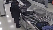 کار زشت ماموران در فرودگاه | لحظه سرقت اموال مسافرین از چمدان توسط مأموران فرودگاه + فیلم