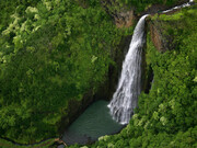 آبشارگردی در زیباترین آبشار چهارمحال و بختیاری / آبشار دره‌عشق؛ تماشایی و درخشان