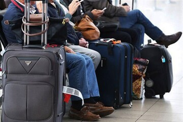 لحظه عجیب سرقت کارگران فرودگاه از چمدان‌های مسافران/ فیلم