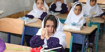 چرا کودکان روز اول مدرسه گریه می‌کنند؟