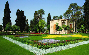 بازدید از باغ جهان نمای شیراز را از دست ندهید