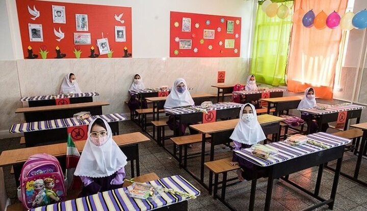 منوی غذای مدرسه غیرانتفاعی لاکچری در تهران جنجالی شد + عکس