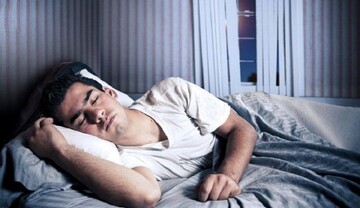عادات های اشتباه موقع خواب که باعث پیری زودرس می‌شود