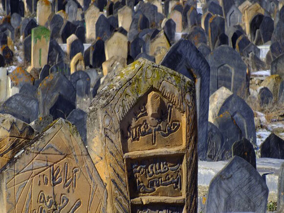 گورگردی در قبرستان سفیدچاه / عجیب ترین قبرستان ایران